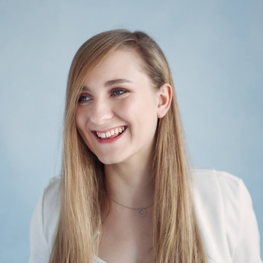 Natalia Kalinska digital products YouTube channel -- Etsy passive income and digital downloads